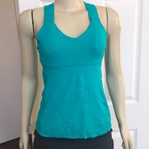 🏃🏽‍♀️Beautiful Lululemon tank top size 6🏃🏽‍♀️